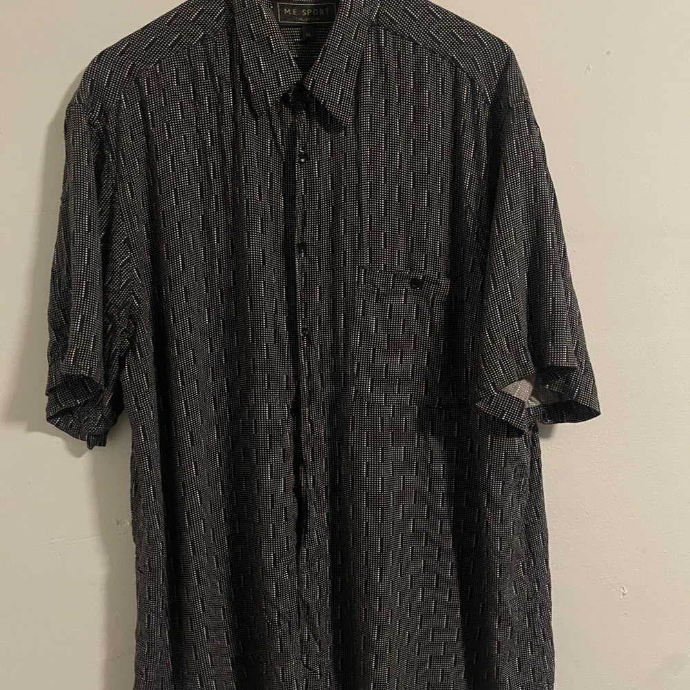 M.E. Sport Black Patterned Short Sleeve Button-Up Shirt